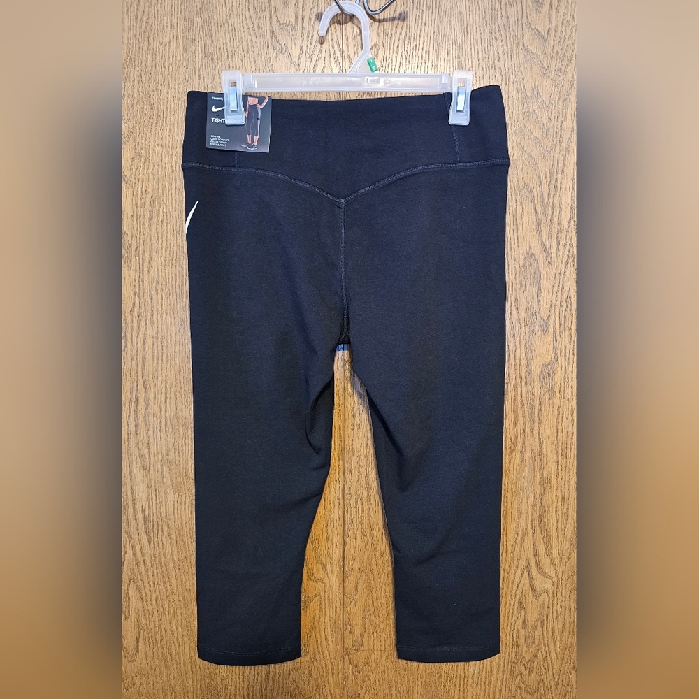Womans Black Nike Capri Length Training Leggings Dri Fit - Picture 2 of 4
